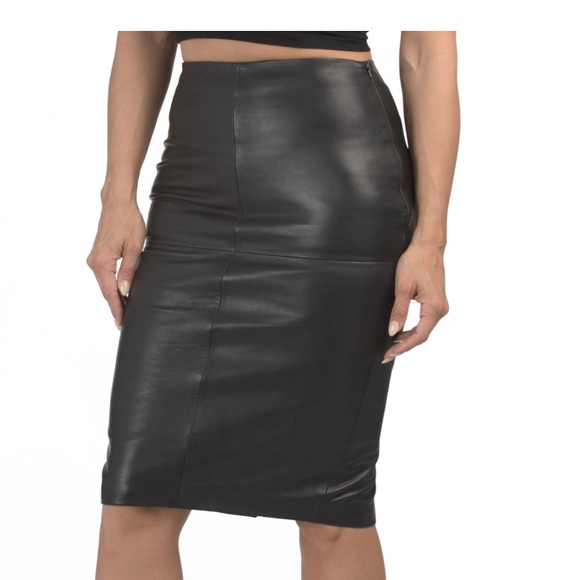 Bod & Christensen Dresses & Skirts - Black Knee-Length Pencil Skirt with Slit /color black style Dawn